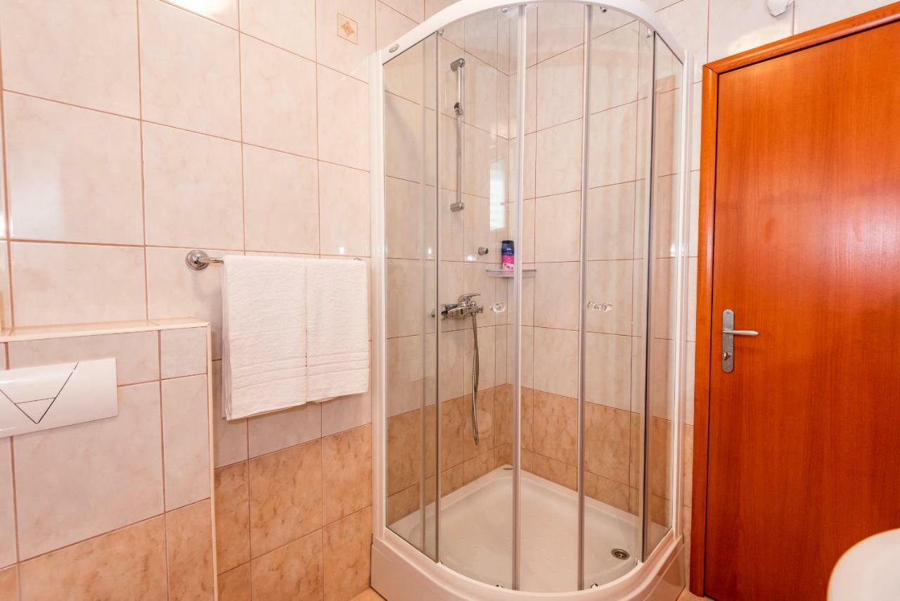 Apartmani Marina Klek Exterior photo